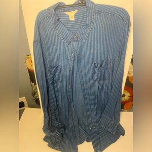 Caslon Women’s XL Button Down Striped Denim Blue shirt